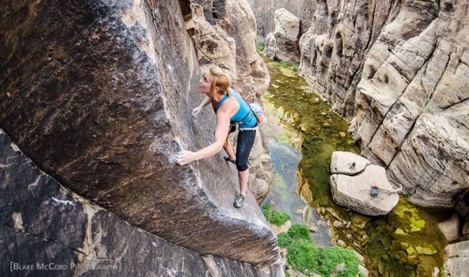 576587_666893333326648_1961951325_n